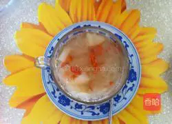 Illustration of how to make rock sugar, white fungus and pear soup 8