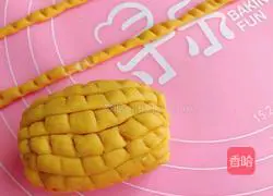 Illustration of how to make imitation corn buns 9