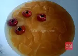 Illustration of how to make hawthorn and orange syrup 5