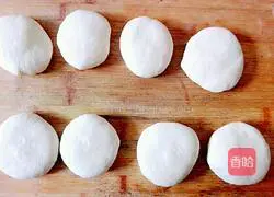 Illustration of how to make leek, egg and tofu buns 8