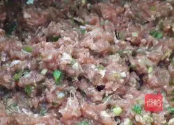 Illustration of how to make pickled cabbage dumplings 2