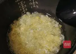 Illustration of Tremella, Snow Pear, Lily and Wolfberry Soup 9