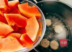 Illustration of how to make papaya and corn meatball soup 10