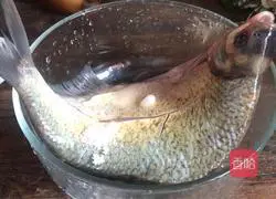 Illustration of how to make steamed Wuchang fish 2