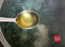 How to make fish soup with wolfberry leaves Illustration 7