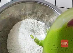 Illustration of how to make pea noodles 7