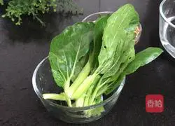 Illustration of how to make shrimp skin egg soup 5