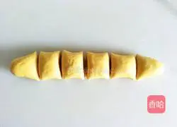 Illustration of how to make earphone flower rolls 5