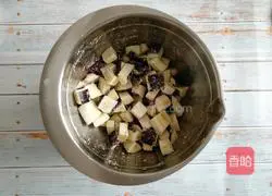 Illustration of how to make diced eggplant and meat sauce noodles 3