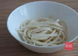 Illustration of Japanese style enoki mushroom okra cold noodles 11