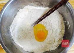 Illustration of how to make hot and sour noodles 1