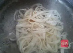 Illustration of how to make tomato braised noodles 10