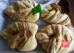 Illustration of how to make soft coconut leaves (Polish species) 21