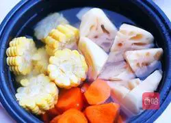 Lotus root and pork ribs soup recipe 9