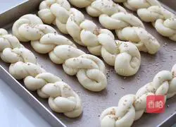 Honey Soft Twist Recipe Illustration 9