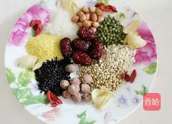 Illustration of how to make eight-treasure porridge 1