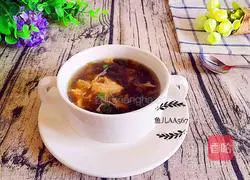 Illustration of how to make seaweed and egg drop soup 4