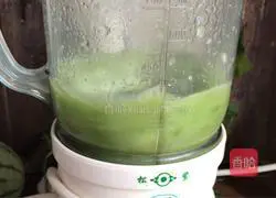 Illustration of how to make watermelon rind rock sugar water 9