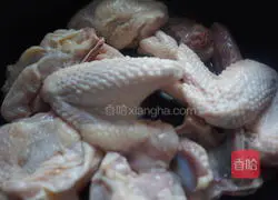 You must drink this soup to replenish your health in winter - astragalus and red dates stewed chicken soup Practice illustration 3