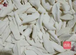 Illustration of how to make scissor noodles 2