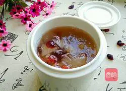 Illustration of how to make peach gum stewed with white fungus 10