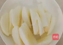 Illustration of how to make rock sugar and snow pear syrup 2