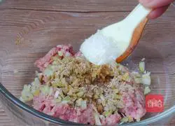 Illustration of how to make coriander meatball soup 6