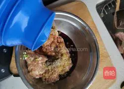 Illustration of how to make small wontons 9