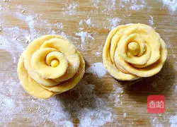 Illustration of how to make cartoon pumpkin steamed buns 11