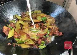 Illustration of home-style fried pork slices 14