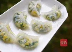 Illustration of how to make crystal leek and egg dumplings 19