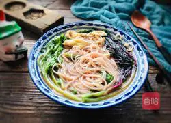 Illustration of how to make amaranth and egg noodle soup 10