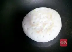 Illustration of how to make pot helmets 17