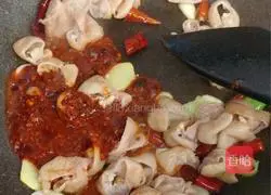 Illustration of how to make spicy sausage 9