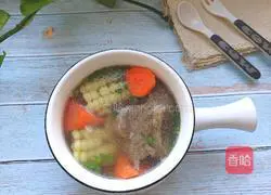 Illustration of how to make carrot and corn bone soup 1