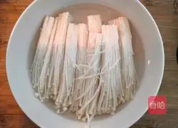 Illustration of how to make tomato and enoki mushroom tofu soup 5