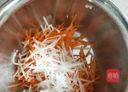 Illustration of how to make love carrot cake 1