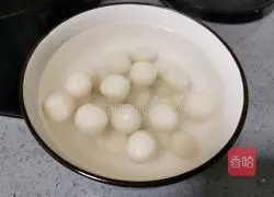 Illustration of how to make four red glutinous rice ball soup 7