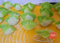 Illustration of how to make Baicai Dumplings 12