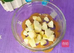 Illustration of how to make banana, apple and winter melon rind 4