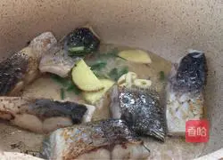 Illustration of how to make fish soup with mushrooms and tofu 9