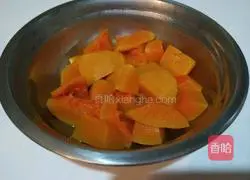 Xinwen Gourmet Pumpkin Brown Sugar Cake Illustration of how to make cakes 1