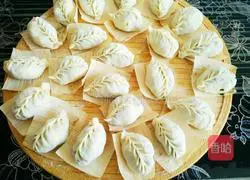 Illustration of how to make sophora buns 8