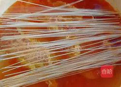 Illustration of how to make tomato soup noodles 7