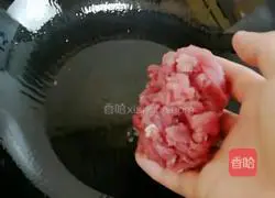 Illustration of how to make fried noodles with spicy pepper and shredded pork 3