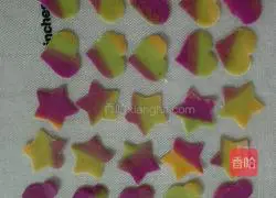 Illustration of how to make butterfly noodles 3