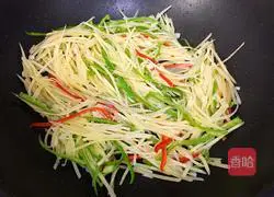 Illustration of how to make green pepper and potato shreds 7