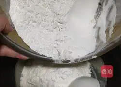 Illustration of homemade low-gluten flour 2