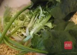 Illustration of how to make hot pot chicken noodle soup 13