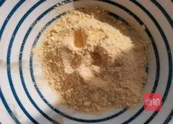 Illustration of how to make black bean dregs cake 4